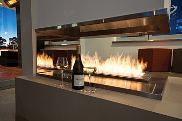 Sirens Bar - Built-in fireplaces